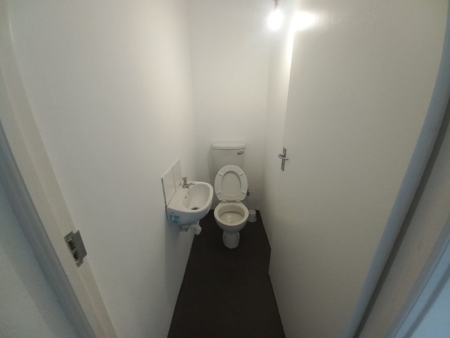 To Let commercial Property for Rent in Maitland Western Cape